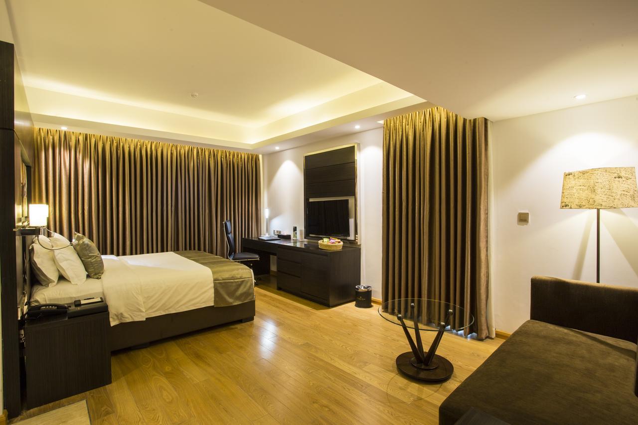 Golden Tulip The Grandmark Dhaka Exterior foto